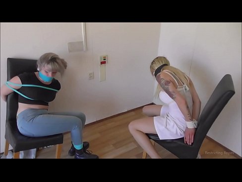 ❤️ روږدي / تړل شوي او په غم کې ګنډل / نجلۍ په موږ کې٪ ps.sexonfire.ru٪؛ ❌️